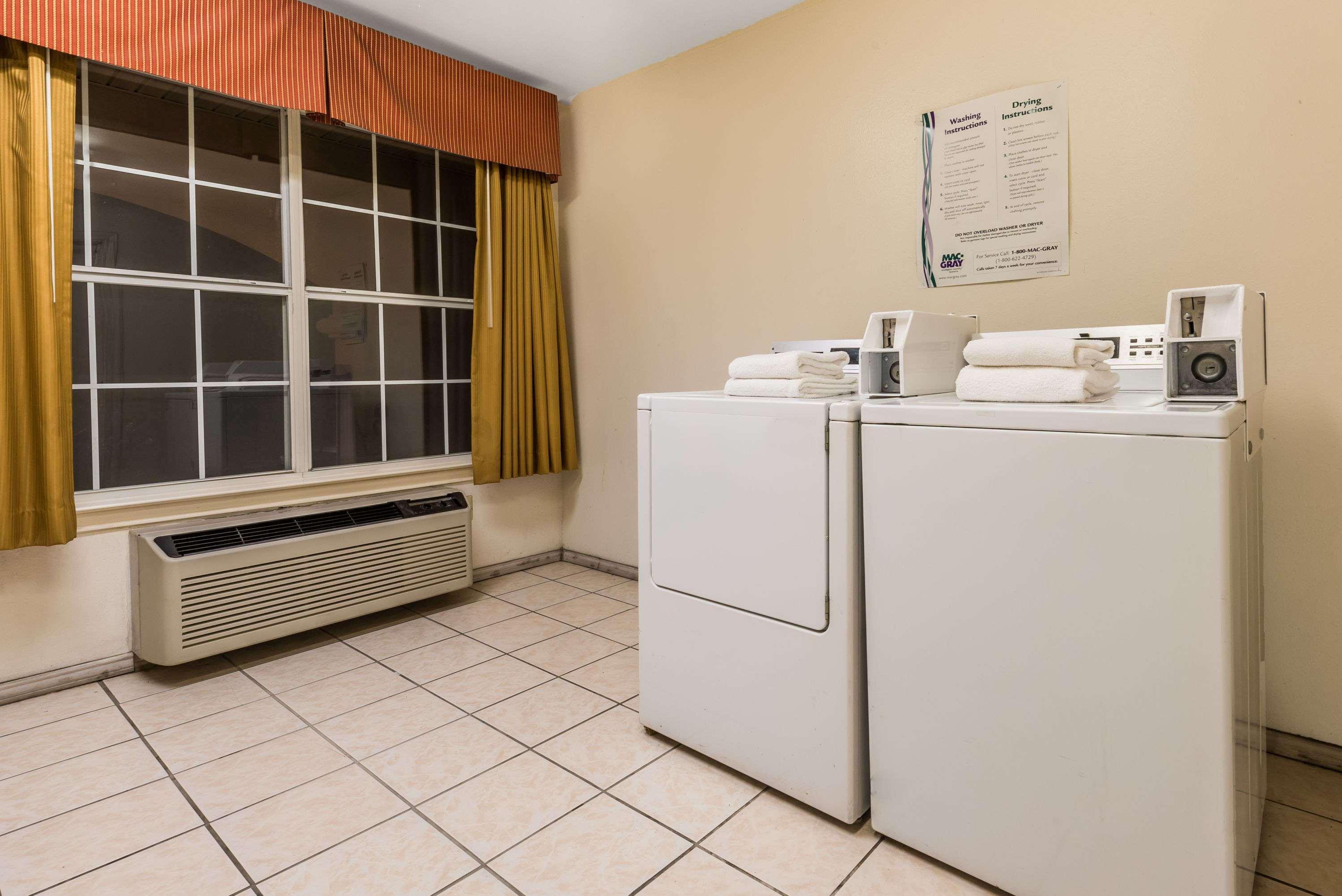 Super 8 By Wyndham Greenville Luaran gambar